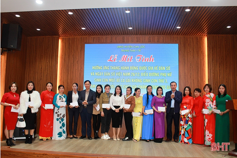 Can Lộc biểu dương các gia đình sinh con một bề là gái, làm kinh tế giỏi