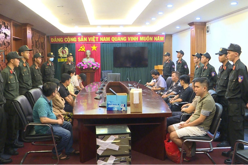 Các đối tượng trong đường dây cá độ 30.000 tỉ đồng vừa bị bắt giữ. Ảnh: CAND Thủ tướng chỉ đạo triệt phá các đường dây cá độ bóng đá