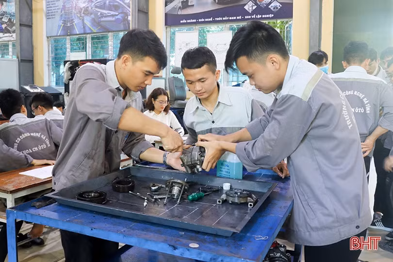 “Sinh viên 5 tốt” Trường Cao đẳng Công nghệ Hà Tĩnh nỗ lực rèn luyện kiến tạo tương lai