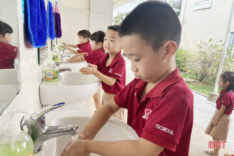 Kiểm tra đột xuất an toàn thực phẩm trường học trên địa bàn TP Hà Tĩnh
