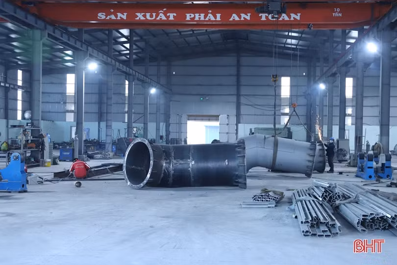 Người lao động Hà Tĩnh thi đua sản xuất, tăng tốc hoàn thành chỉ tiêu năm 2022