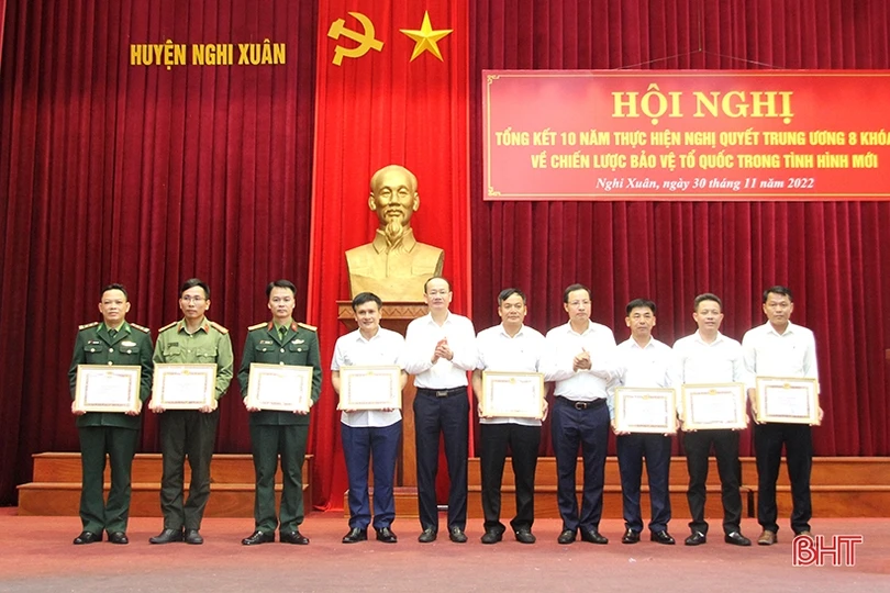 Khen thưởng 15 tập thể, cá nhân trong phong trào biên phòng toàn dân