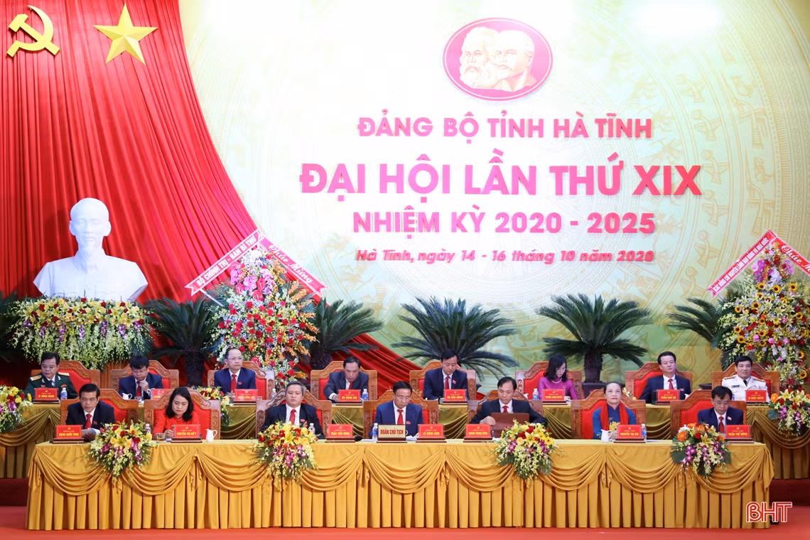 Toàn cảnh Đại hội Đảng bộ Hà Tĩnh lần thứ XIX, nhiệm kỳ 2020 - 2025