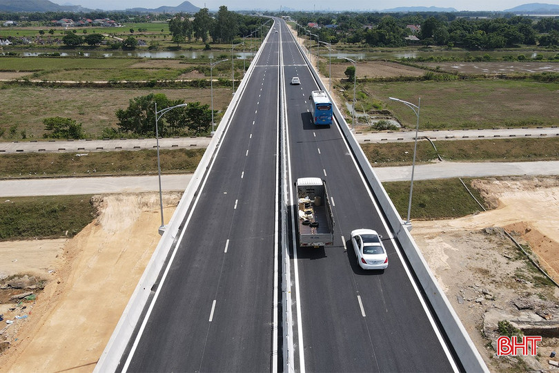 Cao tốc Diễn Châu - Bãi Vọt được thông xe, đưa vào khai thác toàn tuyến vào ngày 30/6. thu-phi-cao-toc-dien-chau-bai-vot-2.jpg