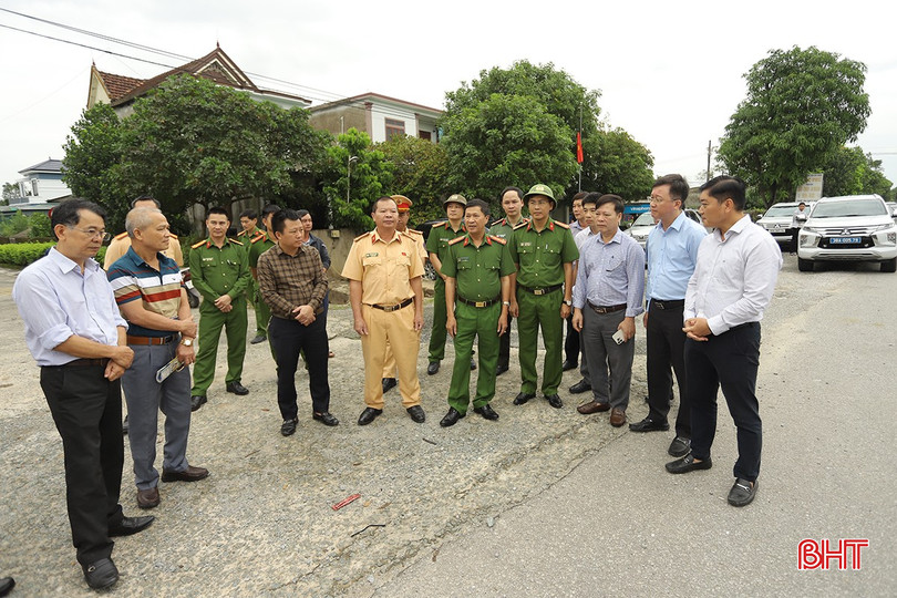 Đoàn công tác của Ban ATGT tỉnh kiểm tra khu vực thi công sửa chữa cầu Trung - hiện trường xảy ra vụ tai nạn giao thông khiến 1 người tử vong. tai-nan-giao-thong-4690.jpg