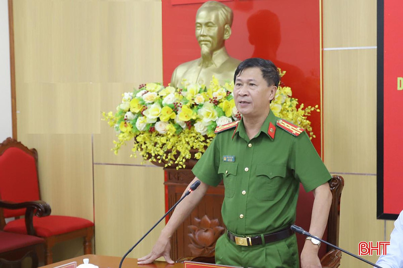 Đại tá Đặng Hoài Sơn - Phó Giám đốc Công an tỉnh phát biểu tại hội nghị. an-toan-giao-thong-1.jpg