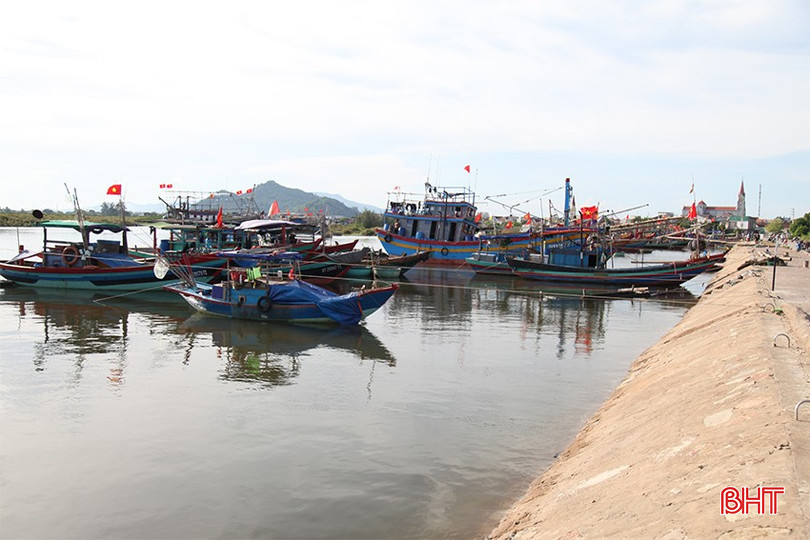 Tất cả các tàu, thuyền của Hà Tĩnh đã nắm bắt được thông tin về bão số 3. bao-so-3-2.jpg