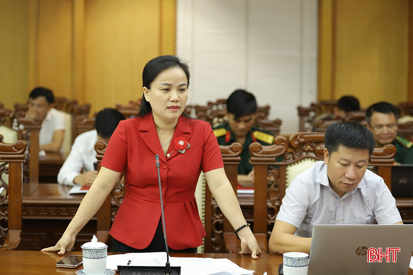 Chủ nhiệm UBKT Đảng ủy Khối các cơ quan và doanh nghiệp tỉnh Phan Thị Anh phát biểu tại hội nghị ky-luat-dang-4-1396.jpg