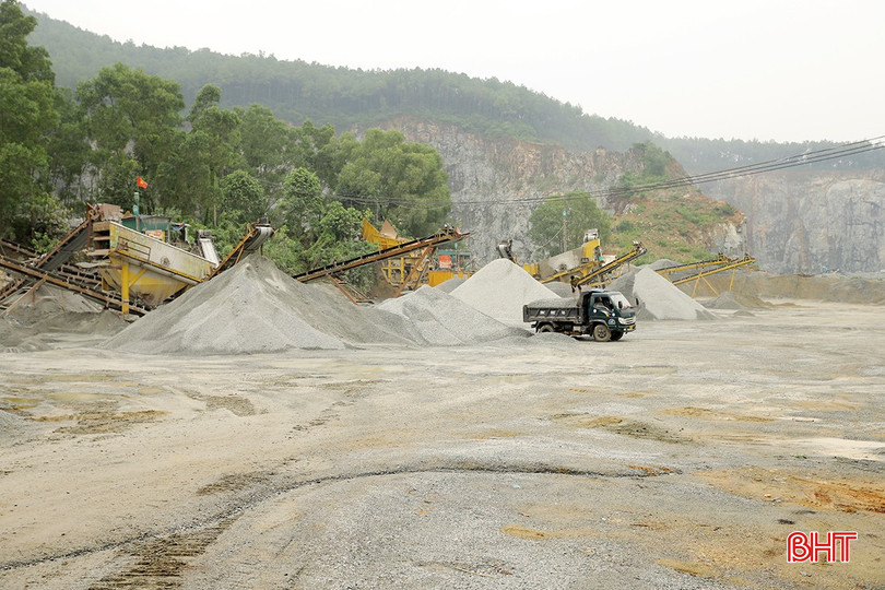Các đơn vị, doanh nghiệp vẫn còn có vi phạm trong quá trình khai thác khoáng sản ở huyện Can Lộc. bqbht_br_khoang-san-2.jpg