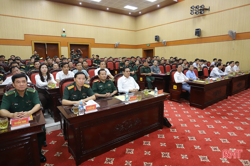 Các đại biểu dự hội nghị rút kinh nghiệm diễn tập khu vực phòng thủ, phòng chống bão lụt - tìm kiếm cứu nạn cấp huyện năm 2024. dien-tap-phong-thu-2.jpg
