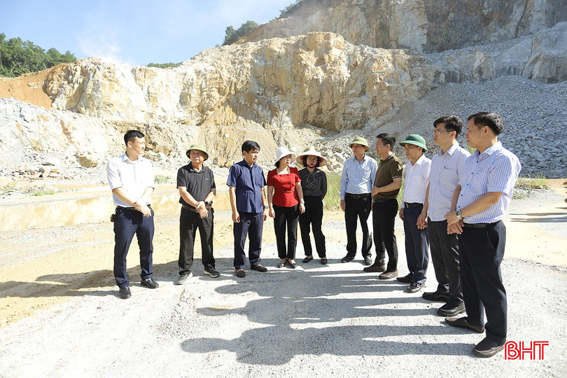 Đoàn giám sát HĐND tỉnh khảo sát tình hình khai thác tại mỏ đá của Công ty CP Đại Long tại xã Kim Hoa, huyện Hương Sơn. khoang-san-4-8989-2024.jpg