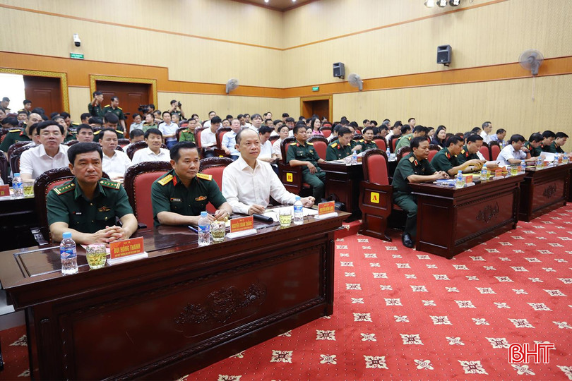 Các đại biểu tham dự hội nghị. quan-su-5.jpg