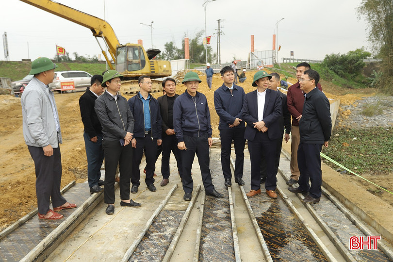 Đoàn công tác kiểm tra tiến độ thực hiện dự án đầu tư xây dựng công trình khắc phục sạt lở kênh thượng lưu cống Trung Lương. bqbht_br_du-an-khac-phuc-thien-tai-1.jpg