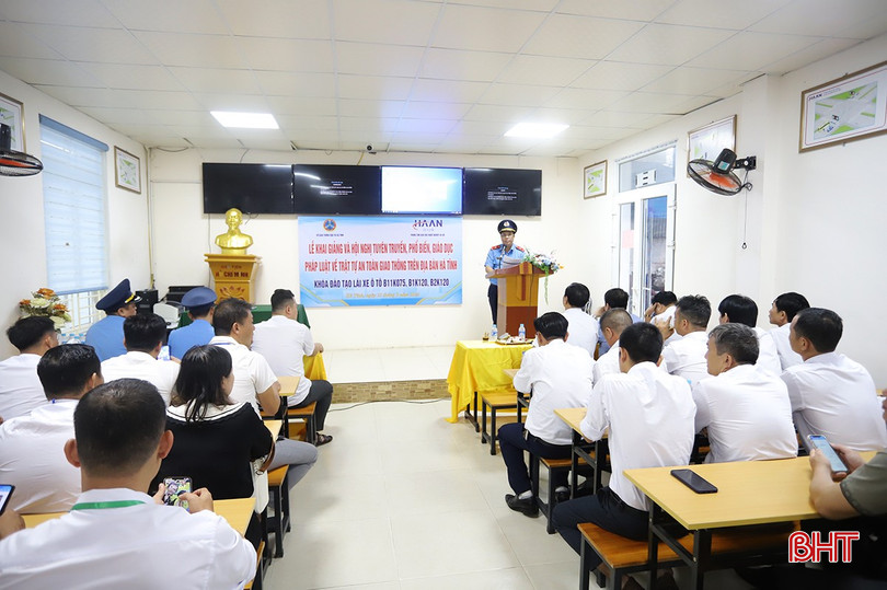 Sở GTVT tổ chức hội nghị tuyên truyền, phổ biến, giáo dục pháp luật về trật tự ATGT tại Trung tâm Giáo dục nghề nghiệp Hà An. an-toan-giao-thong-1-413.jpg