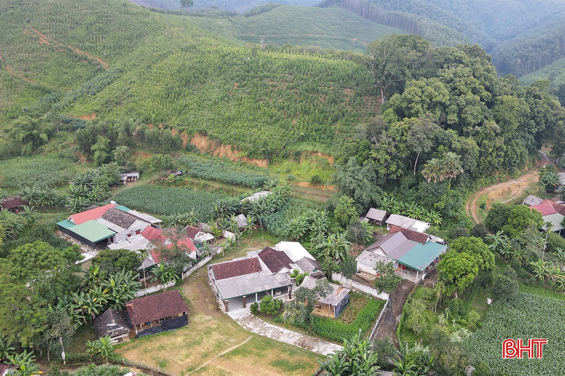 Rà soát, nắm rõ từng hộ dân trong vùng nguy cơ cao xảy ra sạt lở đất, lũ quét để sẵn sàng di dời, sơ tán người dân tới nơi an toàn là điều hết sức cần thiết. sat-lo-dat-9.jpg