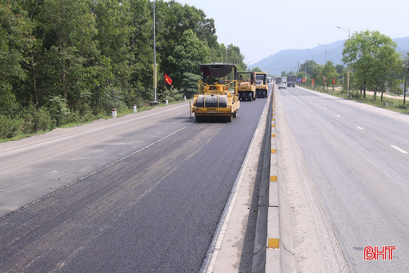 Cienco4 triển khai việc sửa chữa hư hỏng mặt đường quốc lộ 1 đoạn qua phường Đậu Liêu, TX Hồng Lĩnh vào hồi tháng 4/2024. dau-lieu-008-4784.jpg