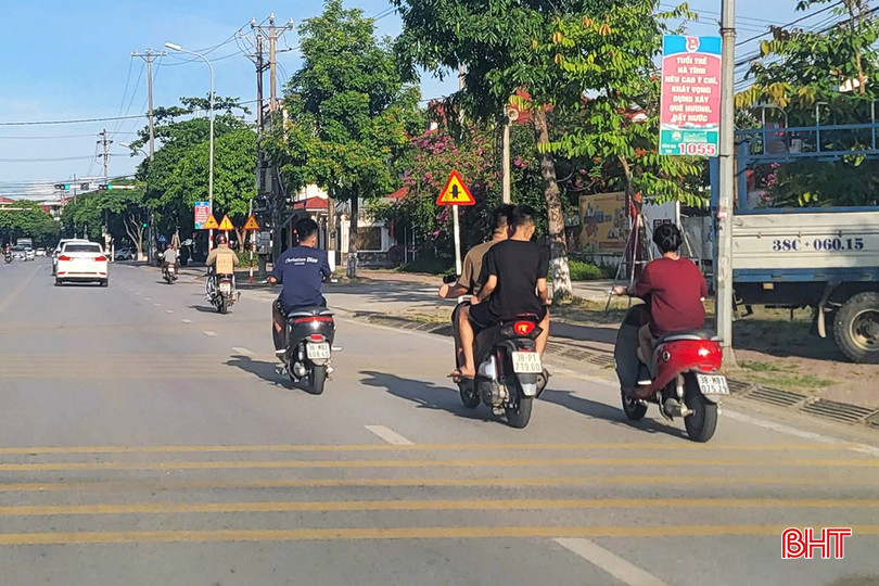 Thời gian qua, số vụ tai nạn giao thông liên quan tới lứa tuổi học sinh diễn ra khá phức tạp, nguyên nhân phần lớn xuất phát từ tình trạng vi phạm pháp luật về ATGT của các em. tai-nan-giao-thong-1-9230.jpg
