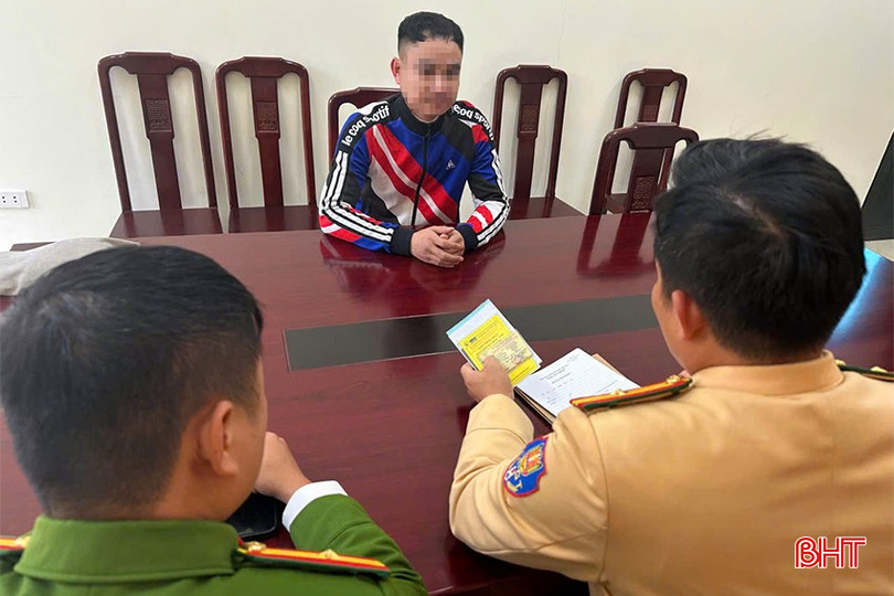 Công an huyện Lộc Hà triệu tập tài xế P.Đ.Đ. lên làm rõ sự việc. bqbht_br_dung-xe-giua-duong.jpg