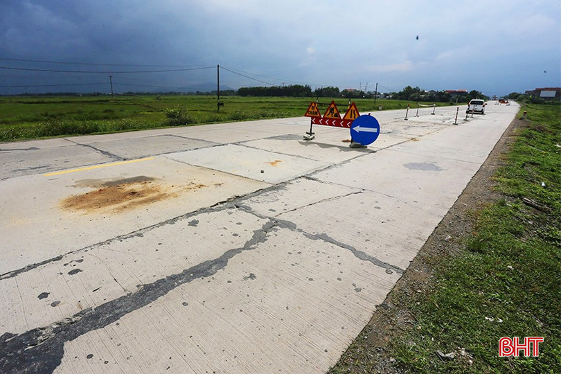 Việc thảm lại mặt đường đoạn tuyến Km 561+230 – Km 563 + 800 quốc lộ 1 đoạn qua địa phận xã Kỳ Thư, huyện Kỳ Anh để đảm bảo an toàn giao thông là cần thiết. bqbht_br_quoc-lo-2.jpg