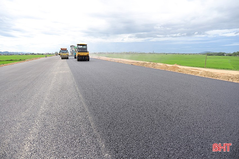Việc đề xuất bổ sung 119,3 tỷ đồng phục vụ công tác GPMB góp phần đẩy nhanh việc bàn giao 100% mặt bằng cho chủ đầu tư, nhà thầu thi công thuận lợi dự án cao tốc Bãi Vọt - Hàm Nghi. bqbht_br_cao-toc-bac-nam-1.jpg