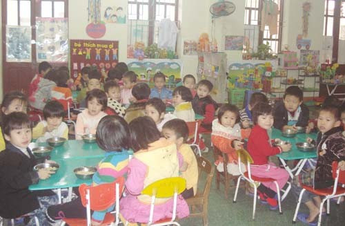 Giờ ăn của các bé