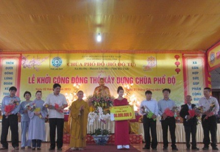 Tiếp nhận ủng hộ xây dựng chùa từ các doanh nghiệp, phật tử
