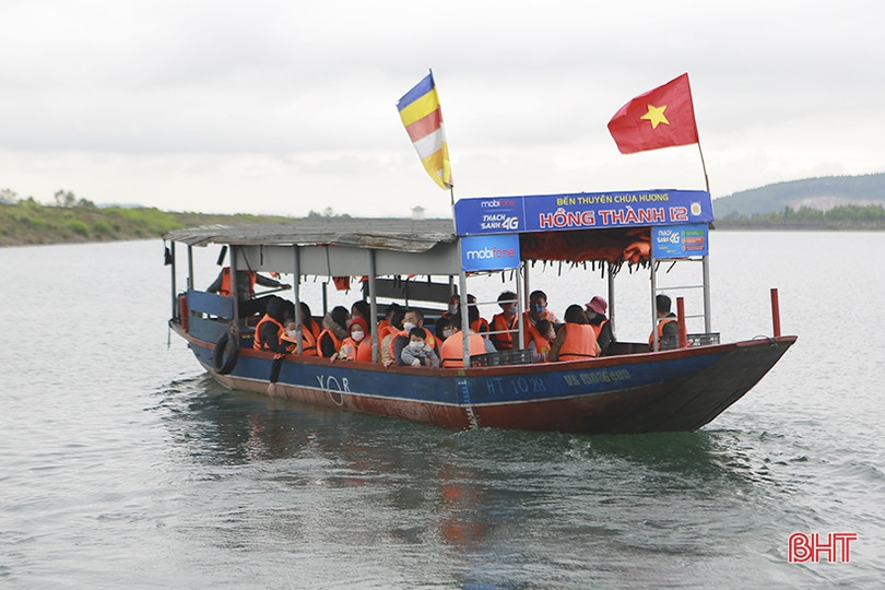 Hơn 1.200 lượt khách du xuân ở chùa Hương Tích trong 3 ngày tết