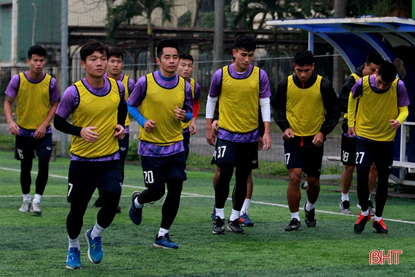 CLB Hồng Lĩnh Hà Tĩnh hội quân, tập luyện sau kỳ nghỉ tết Nguyên đán