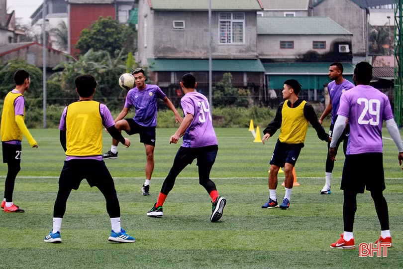CLB Hồng Lĩnh Hà Tĩnh hội quân, tập luyện sau kỳ nghỉ tết Nguyên đán