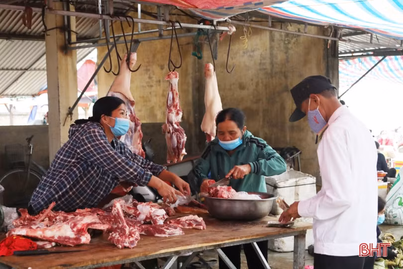 Tiểu thương Hà Tĩnh phấn khởi “mở hàng” đầu năm