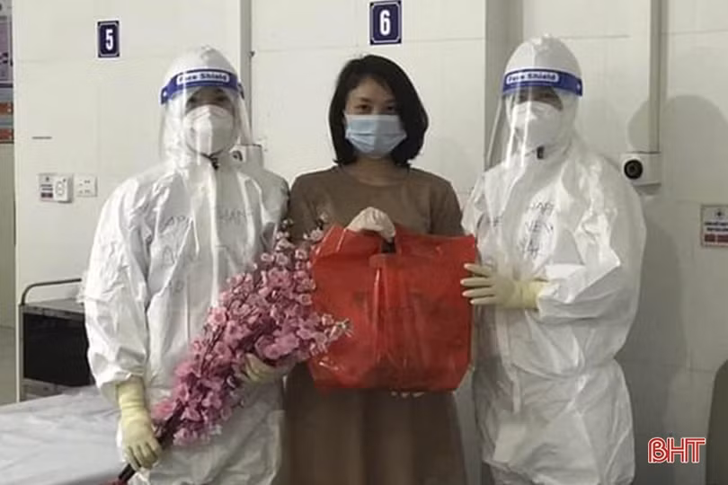 Ấm áp ngày tết tại các bệnh viện, cơ sở điều trị F0 ở Hà Tĩnh