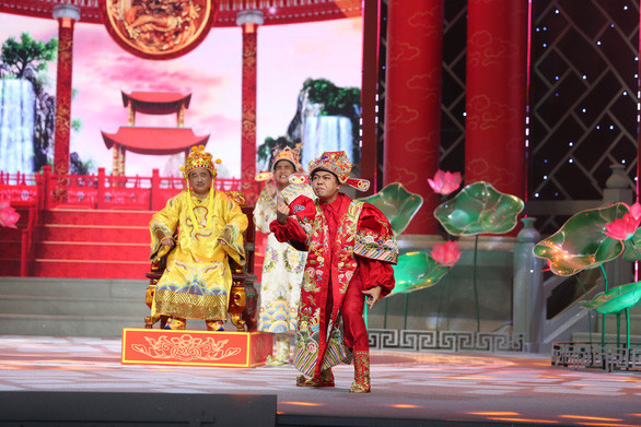 Táo quân Tết Nhâm Dần: Nhắc đủ các từ khóa của năm nhưng vẫn nhạt - Ảnh 3. Táo quân Tết Nhâm Dần: Nhắc đủ các “từ khóa” của năm nhưng vẫn nhạt