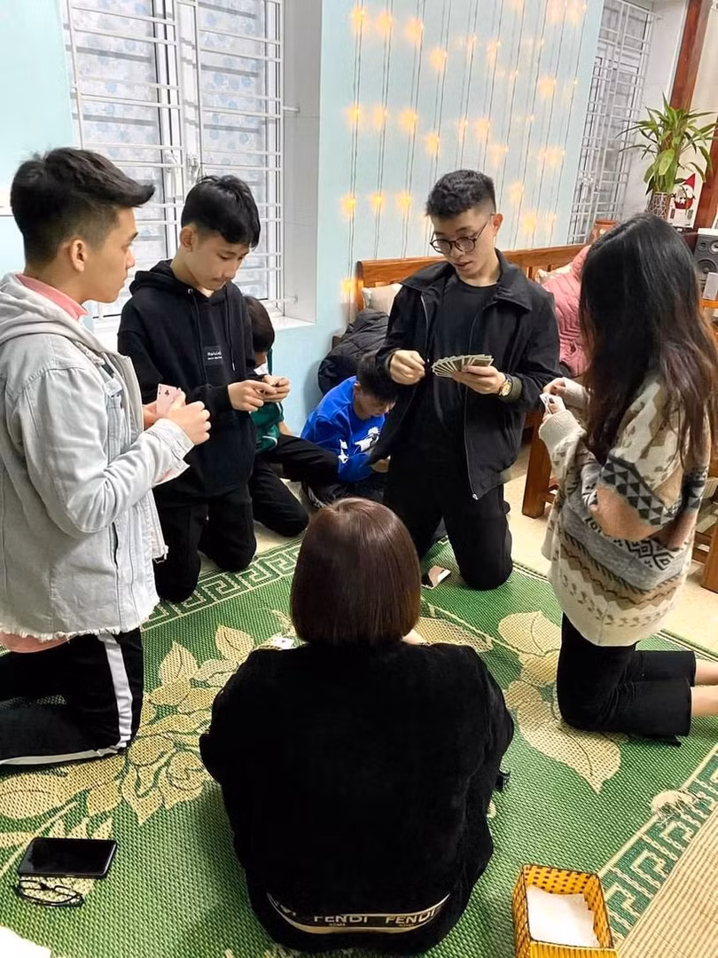 Ảnh vui: “Một con boss hư cả... tàu bị phạt”