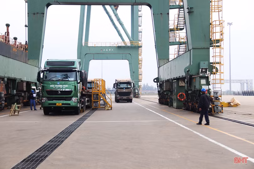 Hàng nghìn công nhân KKT Vũng Áng bám công trường “xuyên” tết