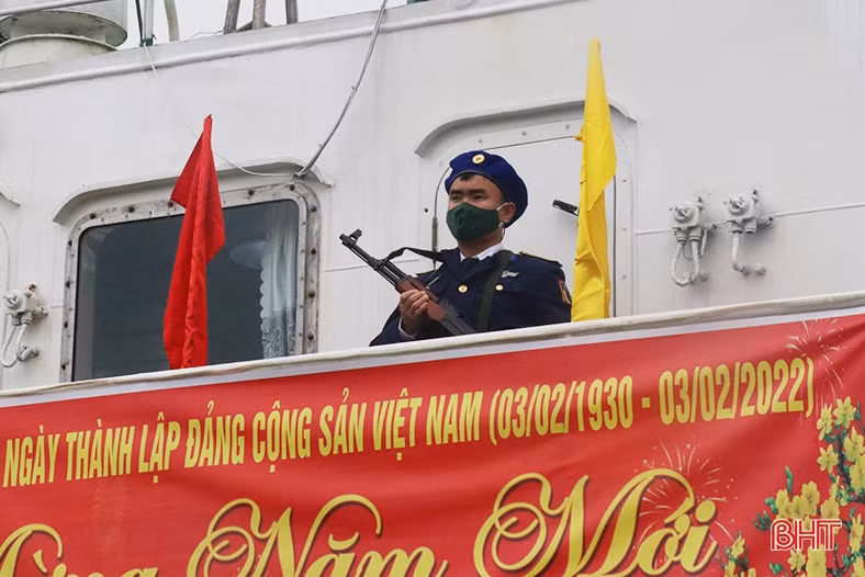 Đón xuân trên tàu cảnh sát biển ở Hà Tĩnh