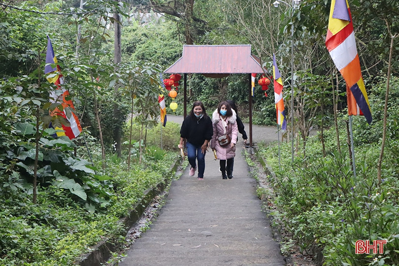 Đầu xuân, về Khu du lịch Thiên Cầm vãn cảnh chùa Cầm Sơn