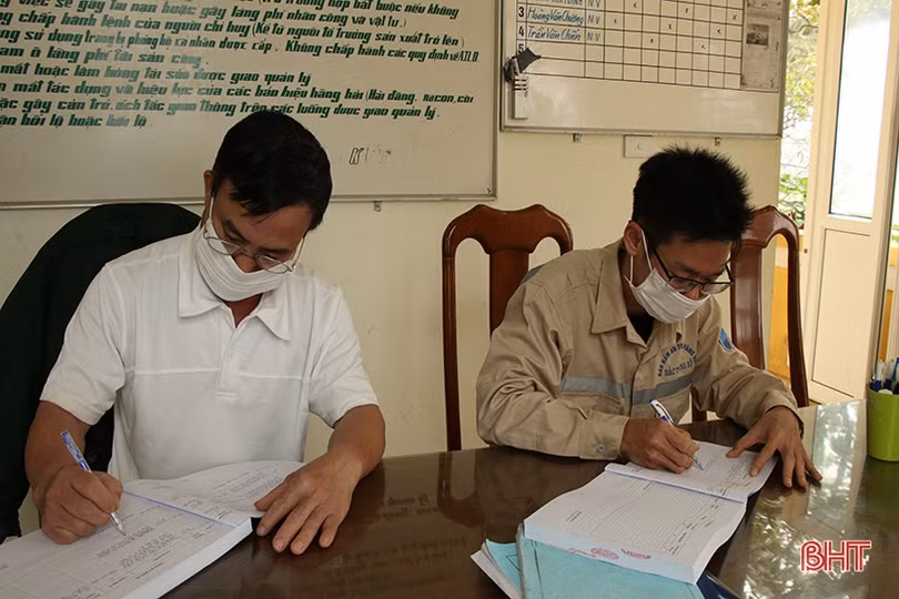 Công việc thầm lặng của những người canh “mắt biển” ở Hà Tĩnh