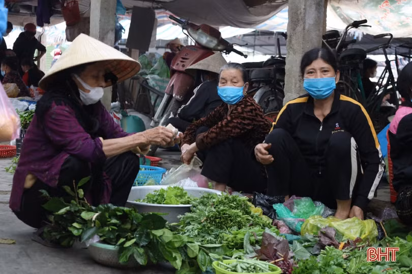 Tiểu thương Hà Tĩnh phấn khởi “mở hàng” đầu năm