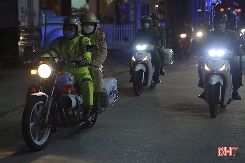 Tuần tra khép kín địa bàn, phát hiện 3 trường hợp đốt pháo trái phép ở Nghi Xuân