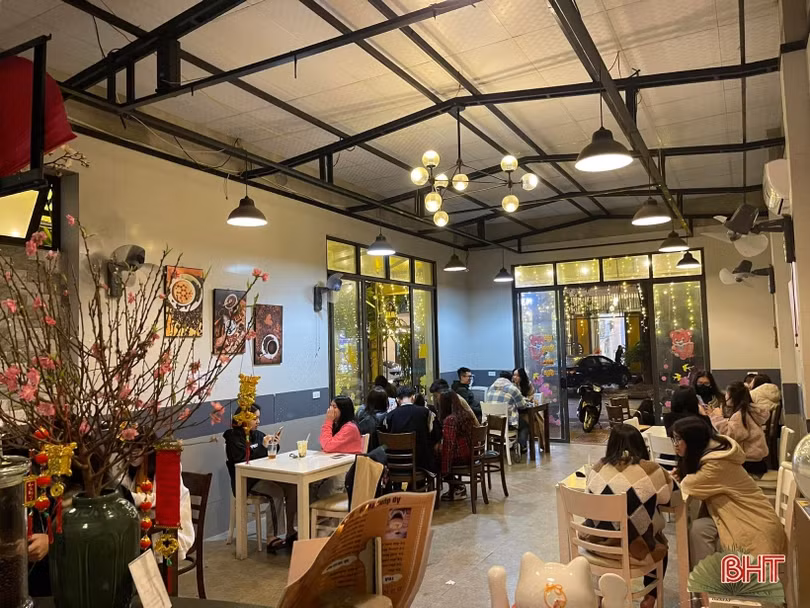 Tiểu thương Hà Tĩnh phấn khởi “mở hàng” đầu năm