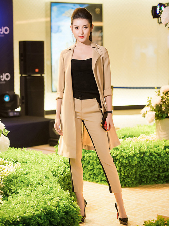 12 my nhan viet mac dep nhat tuan qua