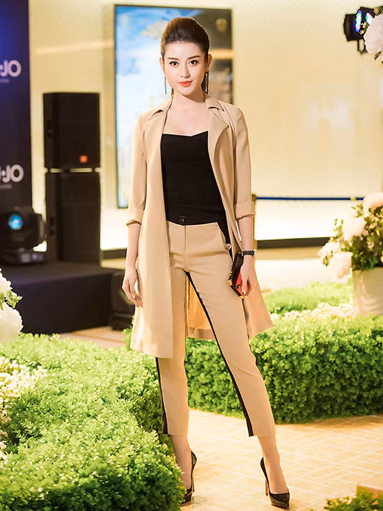 12 my nhan viet mac dep nhat tuan qua