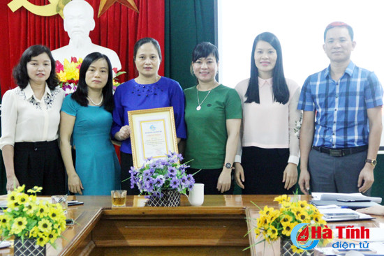 tuyen duong can bo hoi phu nu dien hinh hoc va lam theo bac