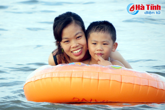 tap nap du khach den voi khu du lich bien cua sot