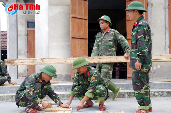 cac anh ve xon xao lang be nho