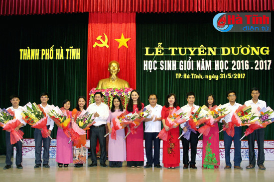 thanh pho ha tinh tuyen duong 415 hoc sinh tieu bieu