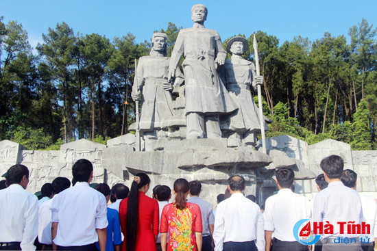 ky niem 170 nam ngay sinh phan dinh phung