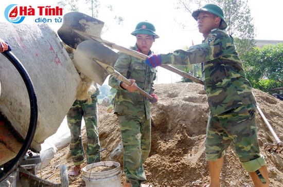 cac anh ve xon xao lang be nho