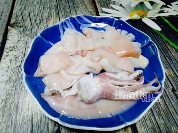 canh muc nau chua mon canh ngon ngay he khong nen bo qua