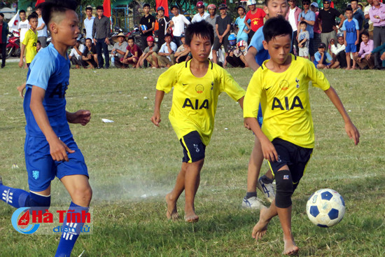 thach dong thach trung dang quang giai bong da tn nd tp ha tinh